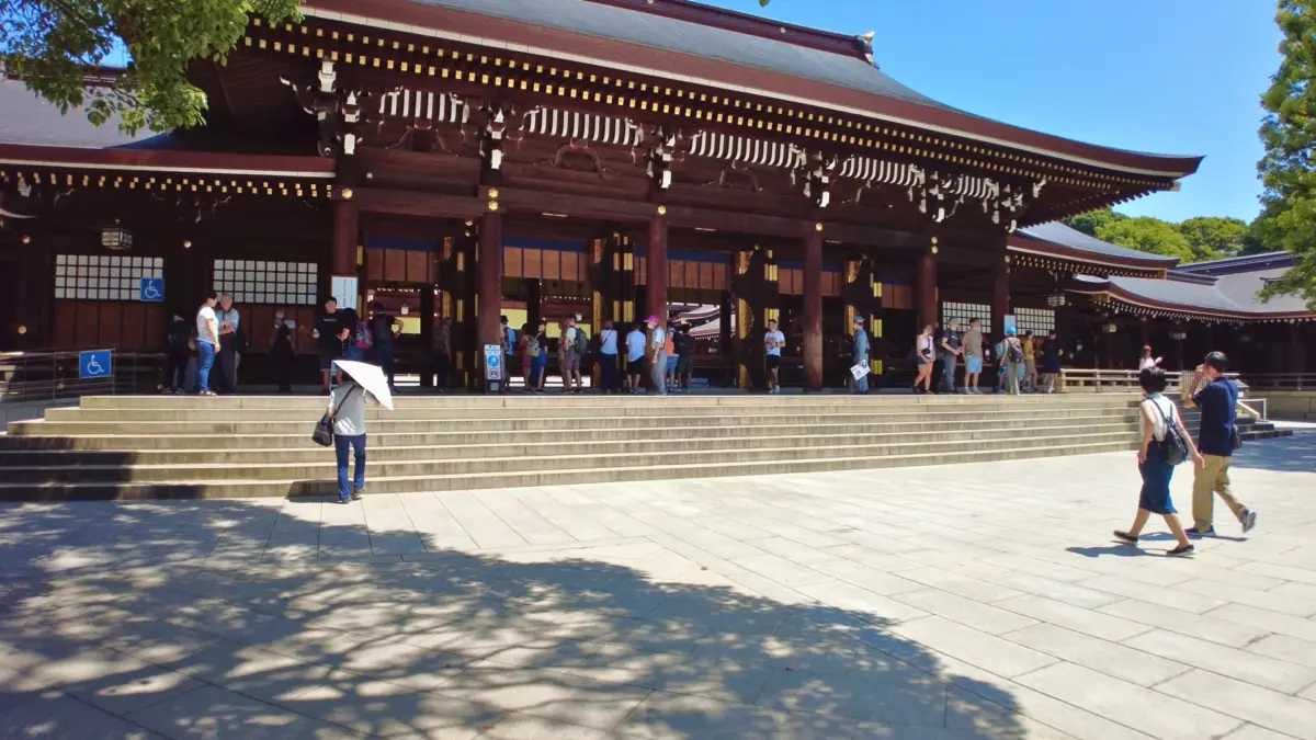 The main shrine building at Meiji Jingu
