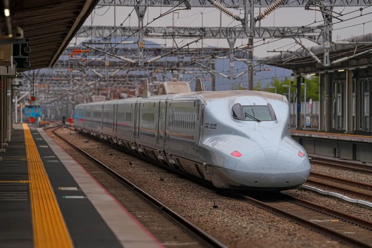 shinkansen arrived at hiroshima station