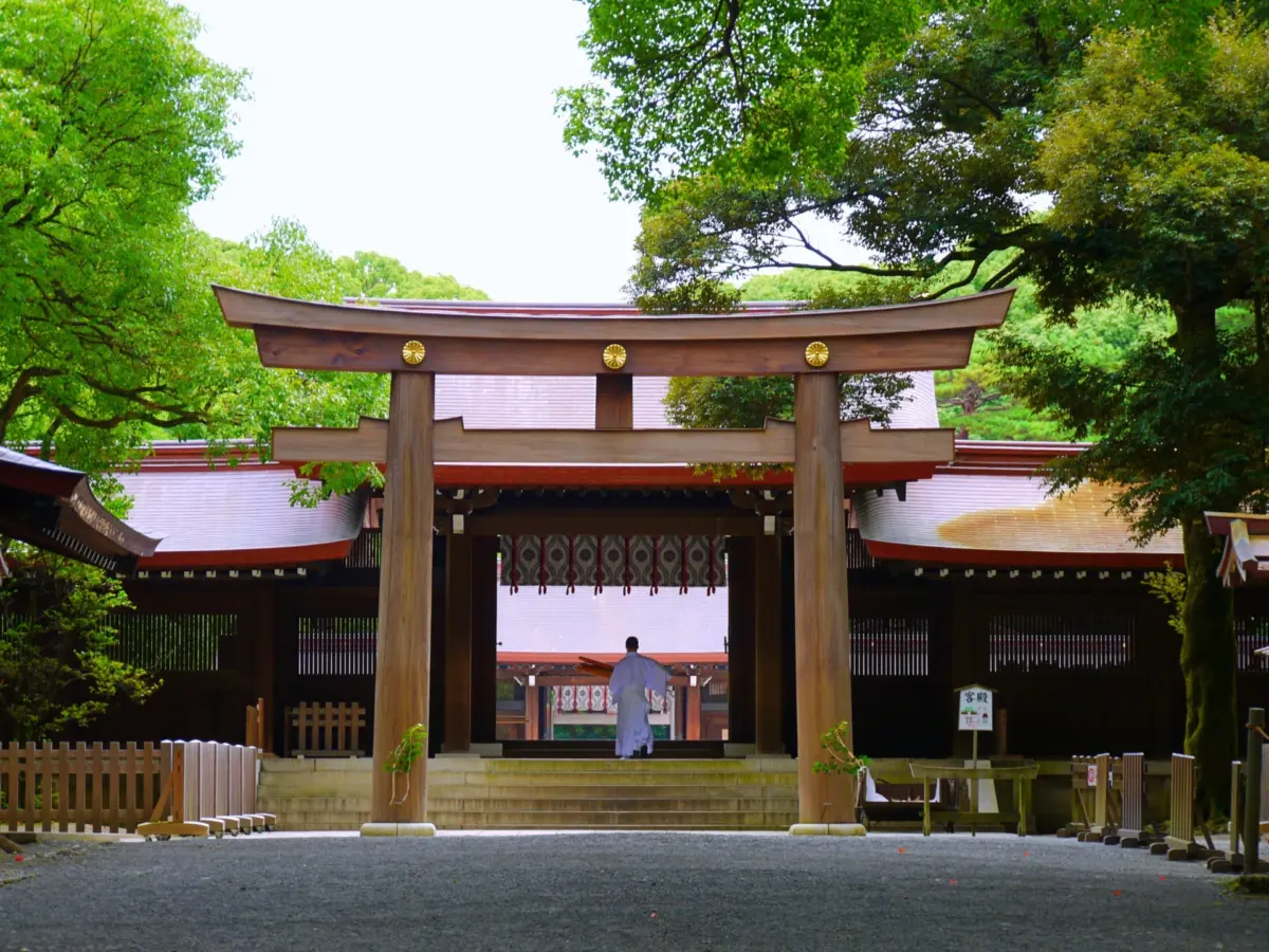 The main entrance of Meiji Jingu Shrine
