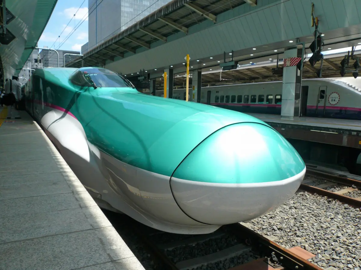 tohoku shinkansen hayabusa