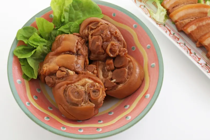 Tebichi (Stewed Pork Trotters)