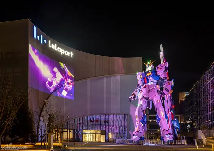 Life-sized Gundam statue at LaLaport Fukuoka