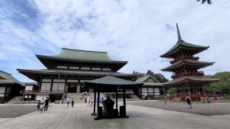 The main hall of Naritasan Shinshoji Temple