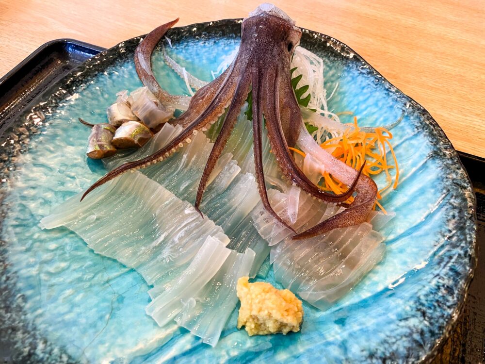 6 Best Places for Seafood at Hakodate Morning Market