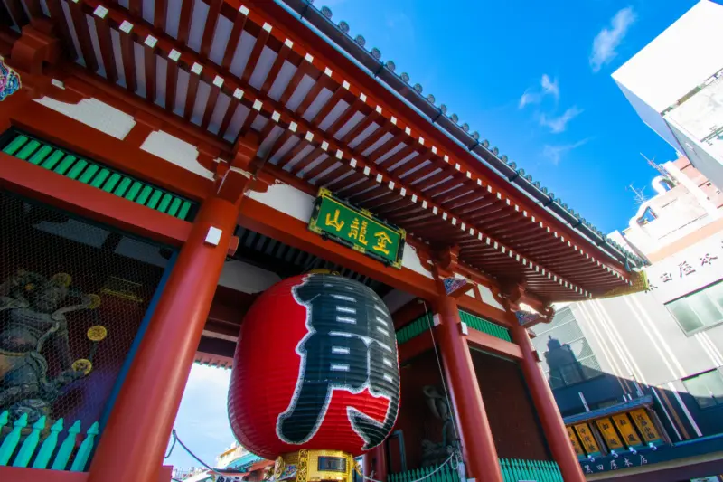 The iconic Kaminarimon gate with its giant red lantern at Senso-ji.