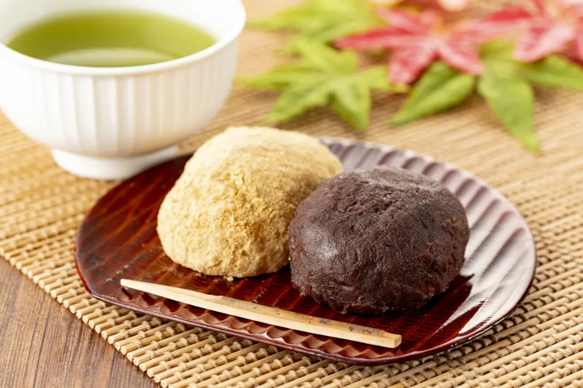 Sweet rice cakes called ohagi offered during the ohigan period, a tradition in Japanese holidays and festivals.