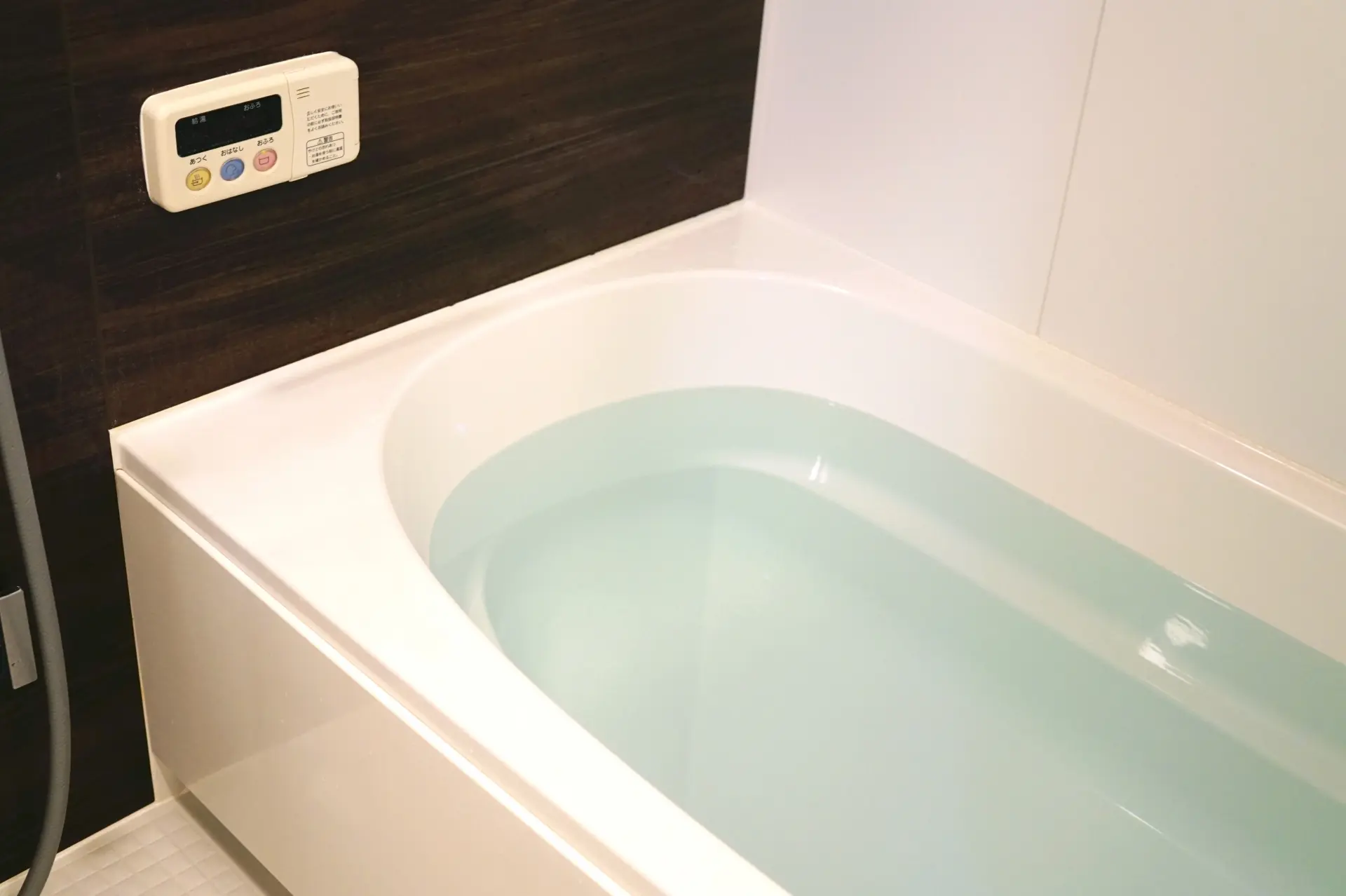 A relaxing Japanese bath at night