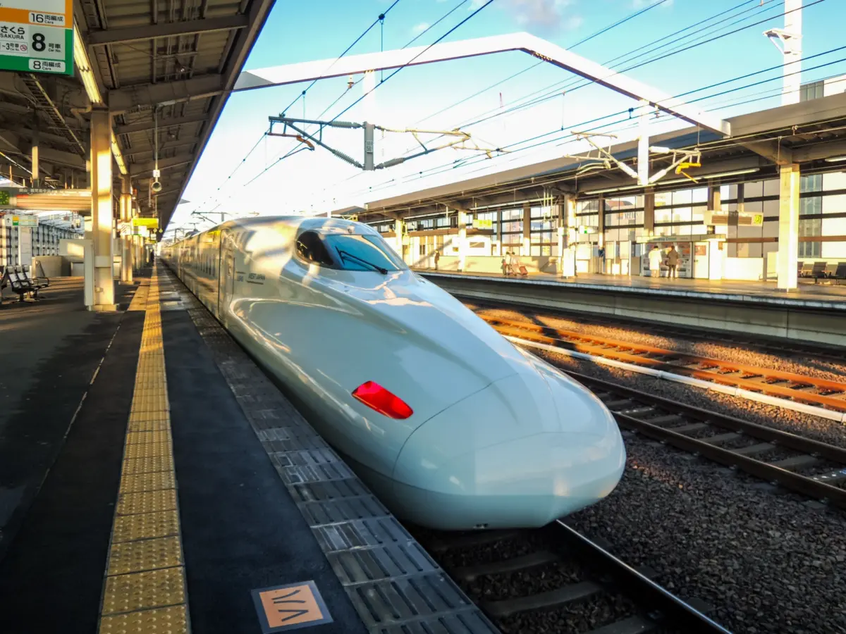 Shinkansen stopping at Himeji Station