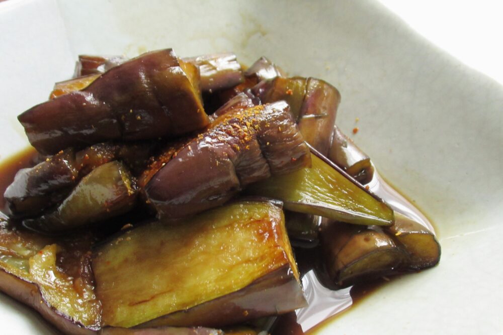  A classic Kyoto-style Obanzai dish of vegetables and tofu simmered in dashi broth.